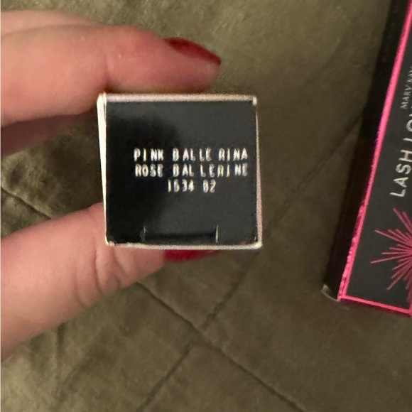 Mary Kay | 3/$10 Unlimited Lip Gloss in Pink Ballerina - Picture 4 of 5